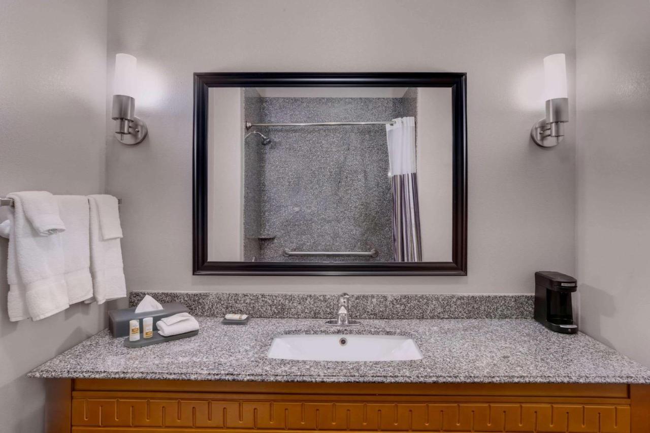 Comfort Inn & Suites Cleveland Kültér fotó